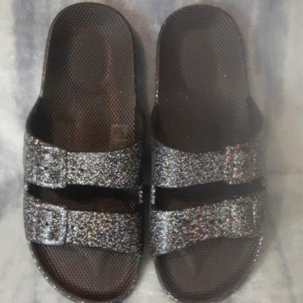 Freedom Moses Black Sparkle Slides